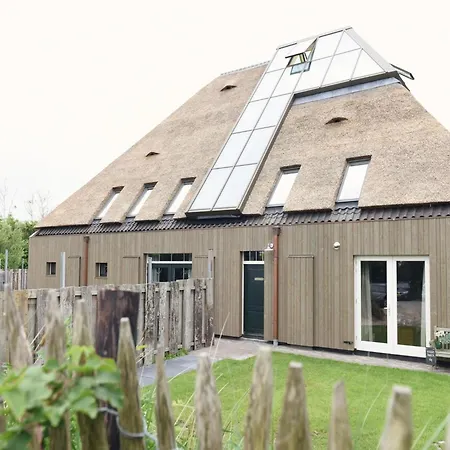 Spacious With Garden カラントスウオーフ