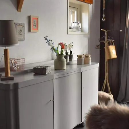 Spacious With Garden アパート *