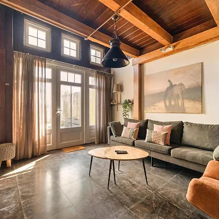 Spacious With Garden *