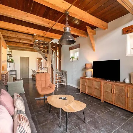 Spacious With Garden *