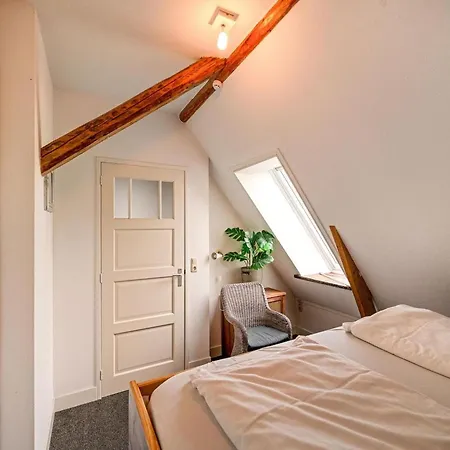 Spacious With Garden *