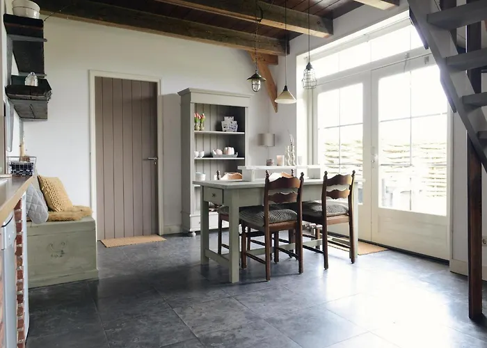 Spacious With Garden كالانتسوج